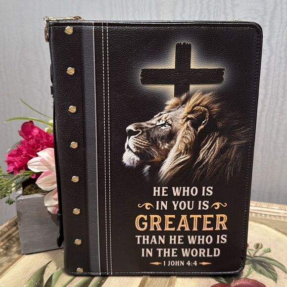 Faux Leather Lion Zippered Bible Cover 1 John 4:4 & Daily Bible Large Print - Picture 1 of 16